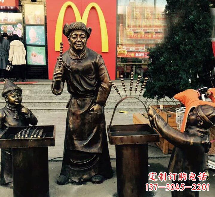 合肥步行街上的糖葫芦铜雕