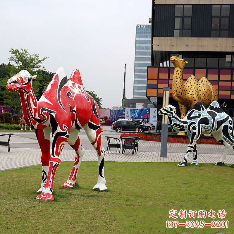 合肥彩绘骆驼不锈钢雕塑-城市园林动物景观雕塑摆件