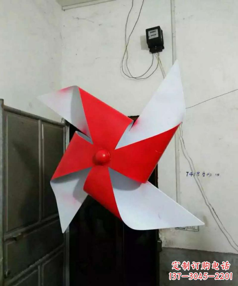 合肥彩色不锈钢风车雕塑色彩缤纷的艺术瑰宝
