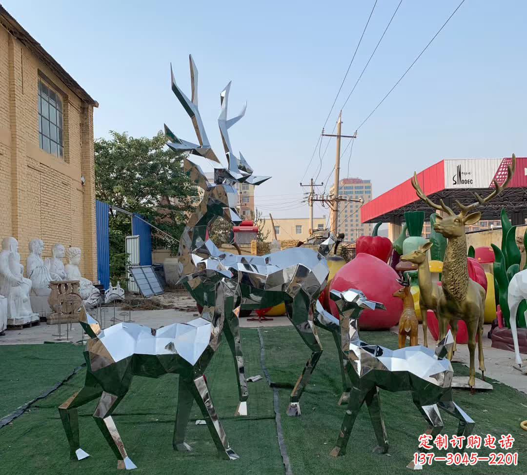 合肥梅花鹿雕塑一种独特的城市装饰