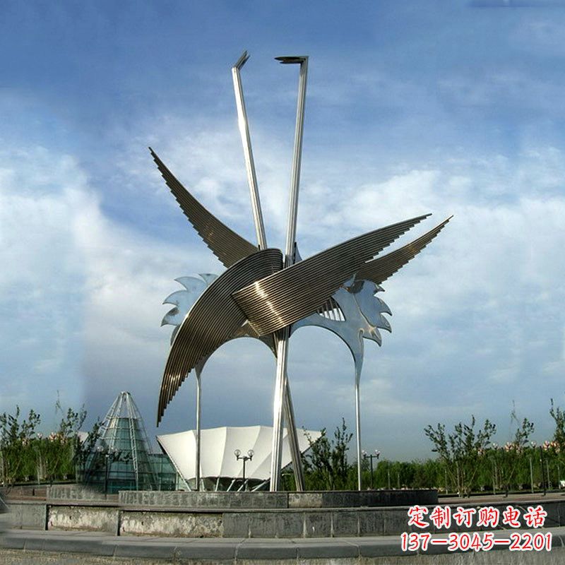 合肥城市广场精美仙鹤雕塑