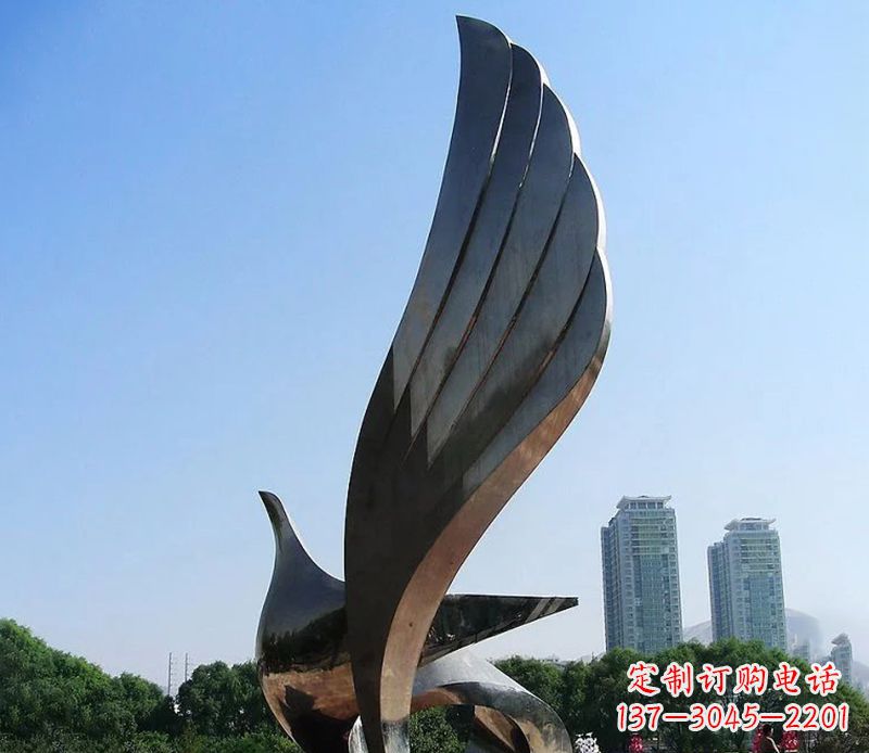 合肥不锈钢翅膀雕塑象征着自由的美