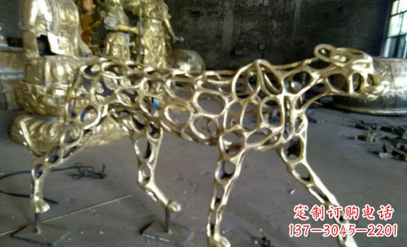 合肥静谧的金钱豹雕塑