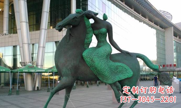 合肥抽象骑马的女孩铜雕