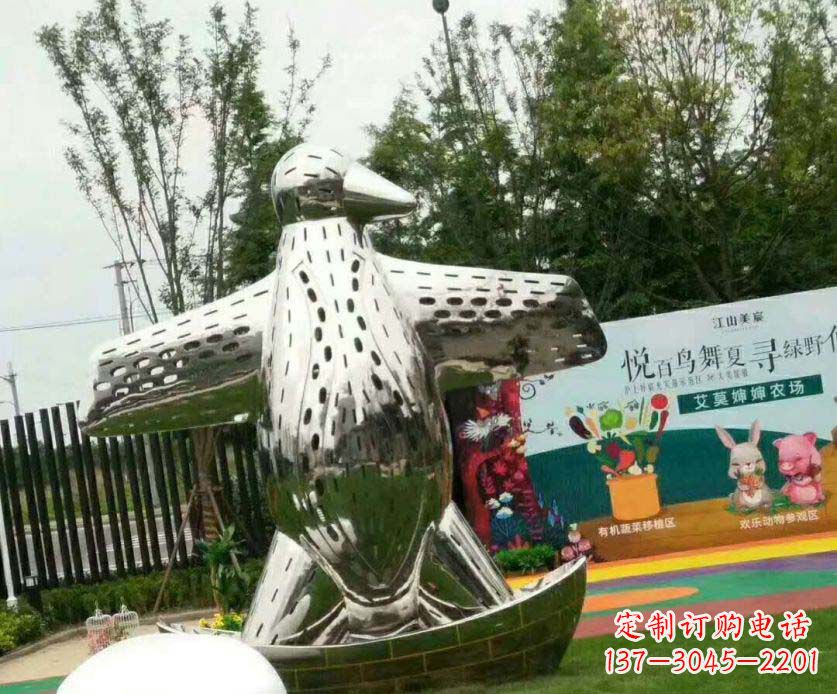 合肥抽象企鹅不锈钢雕塑