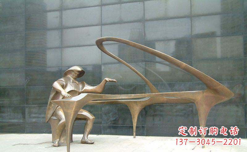 合肥抽象人物弹钢琴街边景观铜雕