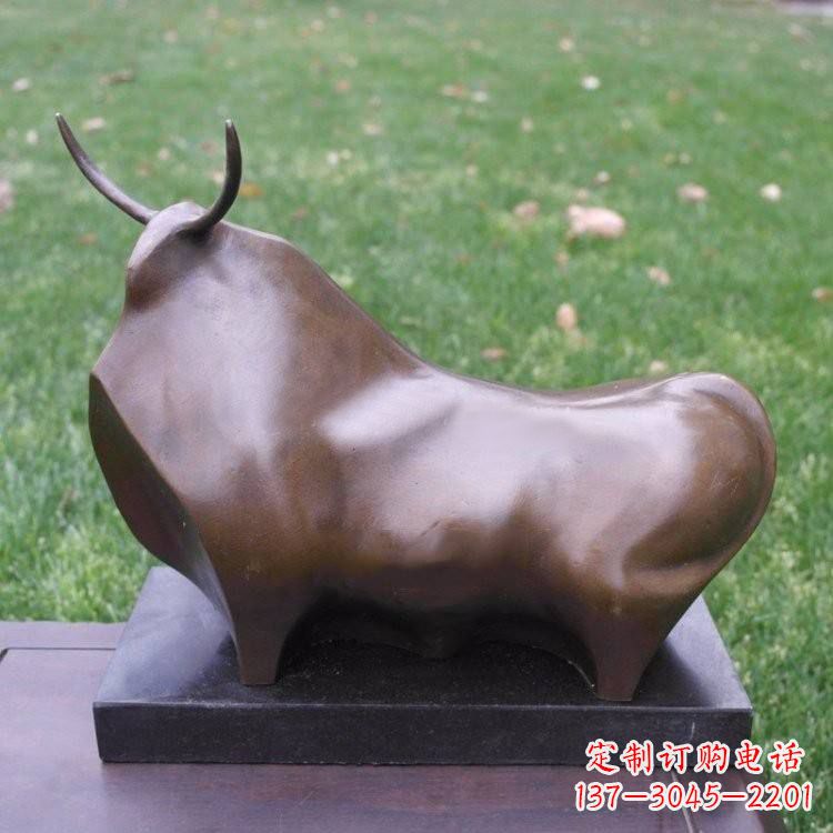 合肥抽象十二生肖铜牛动物雕塑摆件