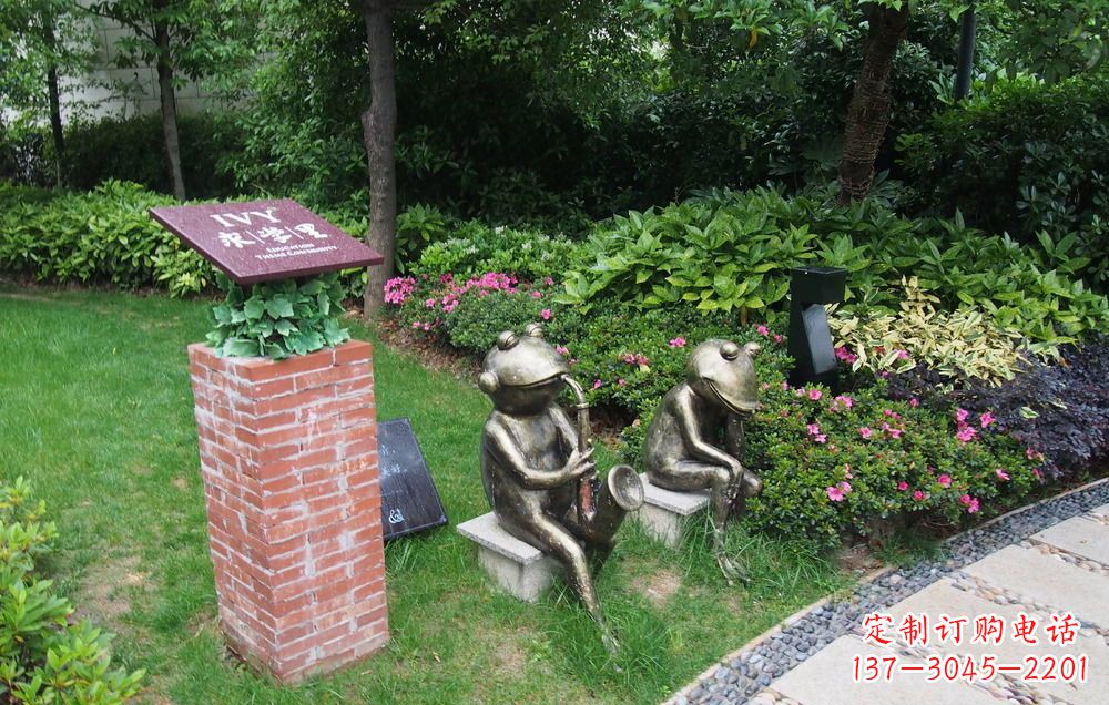 合肥青蛙雕塑传承萨克斯文化的艺术精品