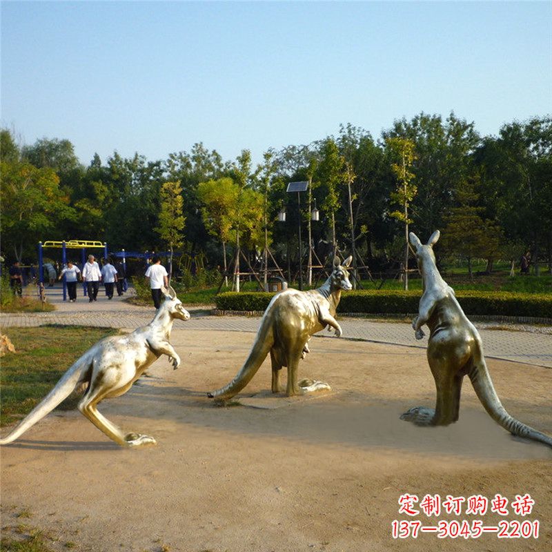 合肥袋鼠雕塑点缀小区公园和谐景观