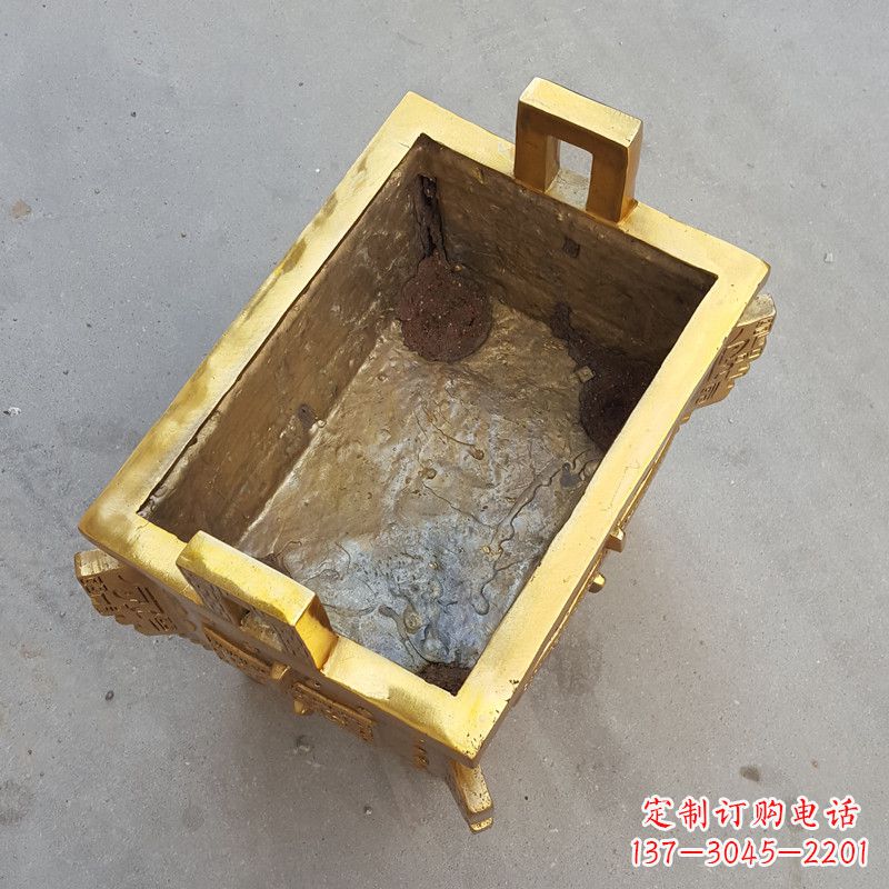 合肥纯铜铸造金色香炉鼎