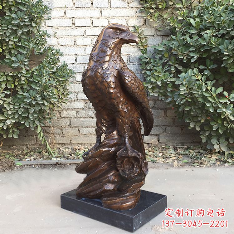 合肥铸造精美的老鹰雕塑