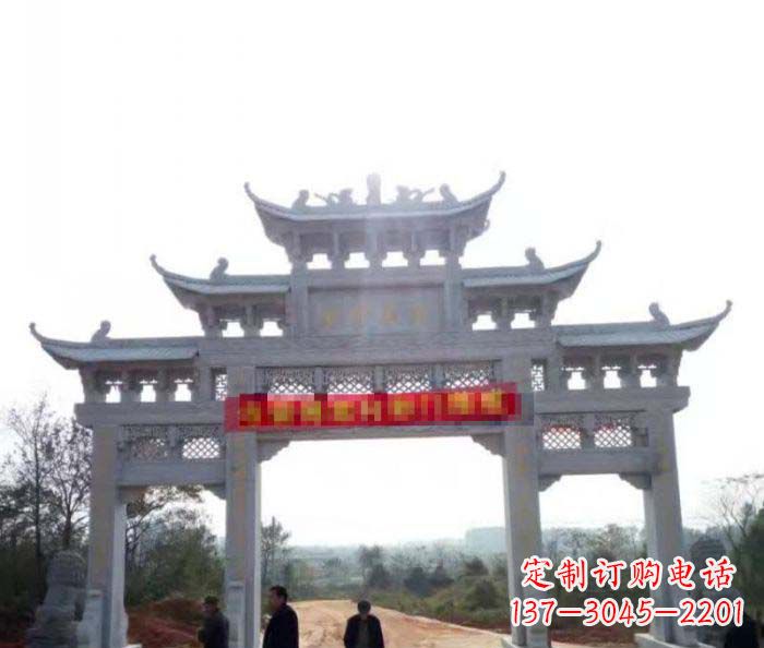 合肥三门石雕牌楼古老而精美的雕塑