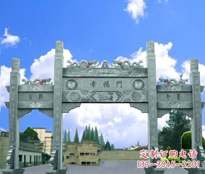 合肥村庄三门牌坊的雕塑之美