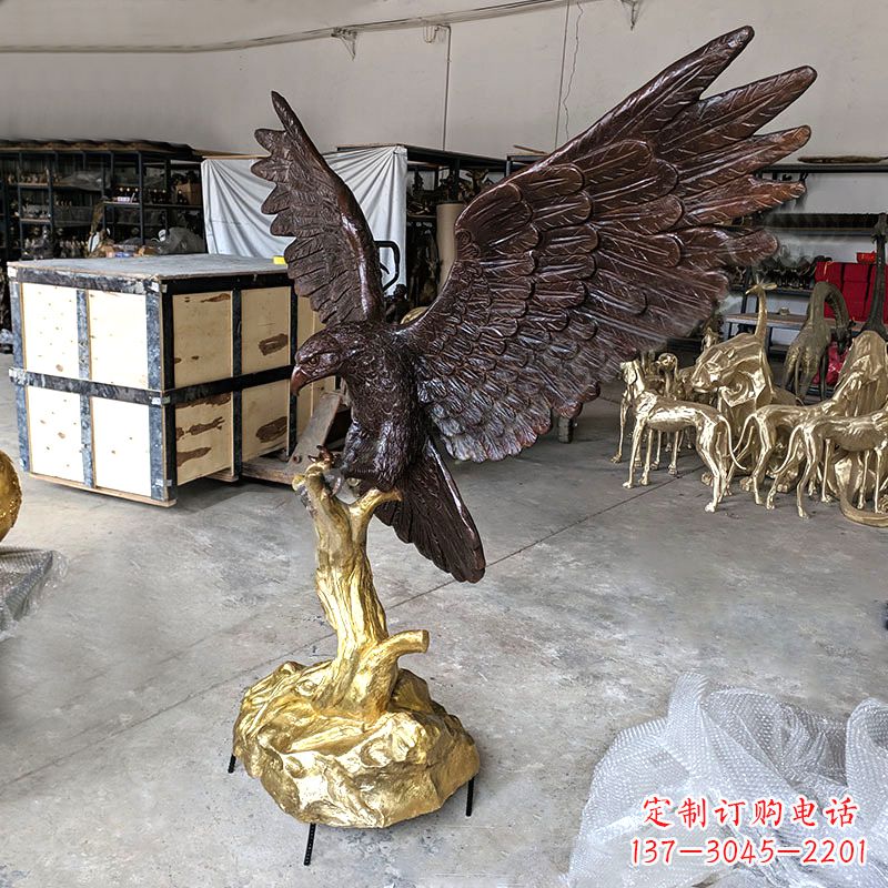 合肥大鹏展翅老鹰铜雕