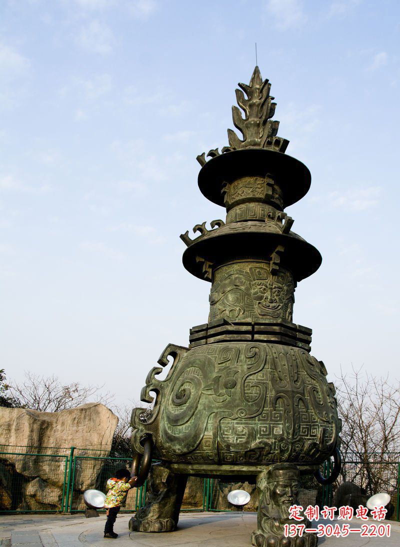 合肥大型三足香炉寺庙铜雕塑