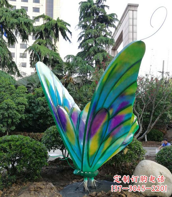 合肥华丽璀璨的蝴蝶彩绘雕塑