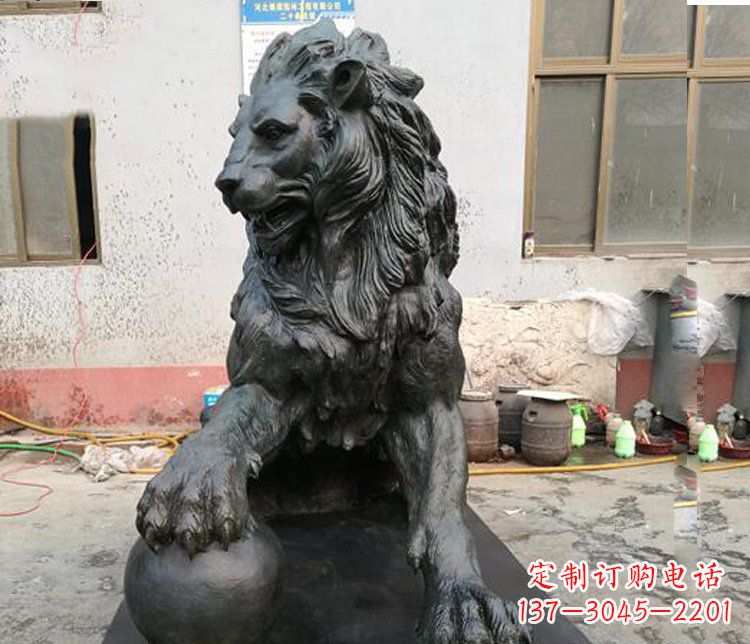 合肥高质量西方踩球狮子铜雕塑