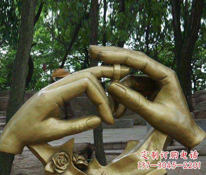 合肥精美戒指铜雕塑