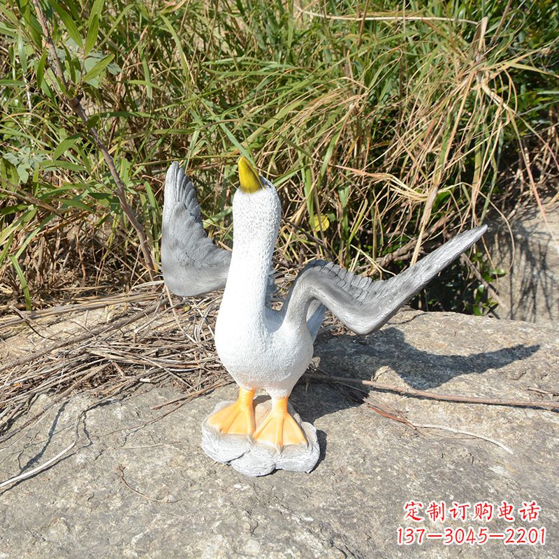 合肥祈求和平的雕塑少女