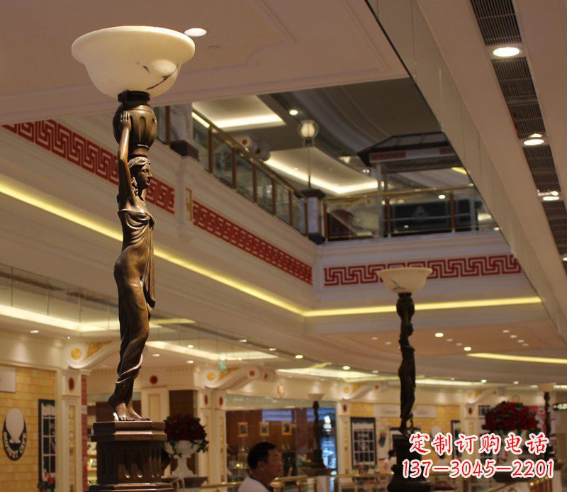 合肥高端玻璃钢仿铜雕塑——女人雕塑