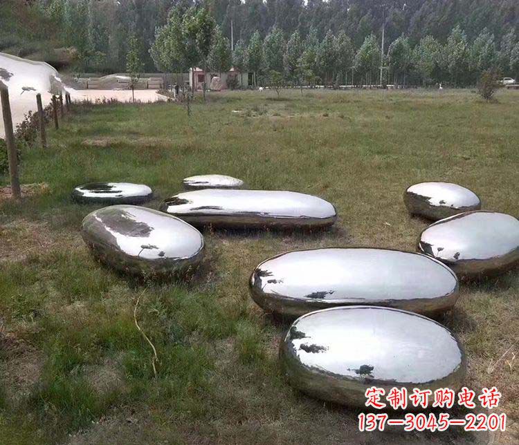合肥抽象镜面不锈钢鹅卵石雕塑