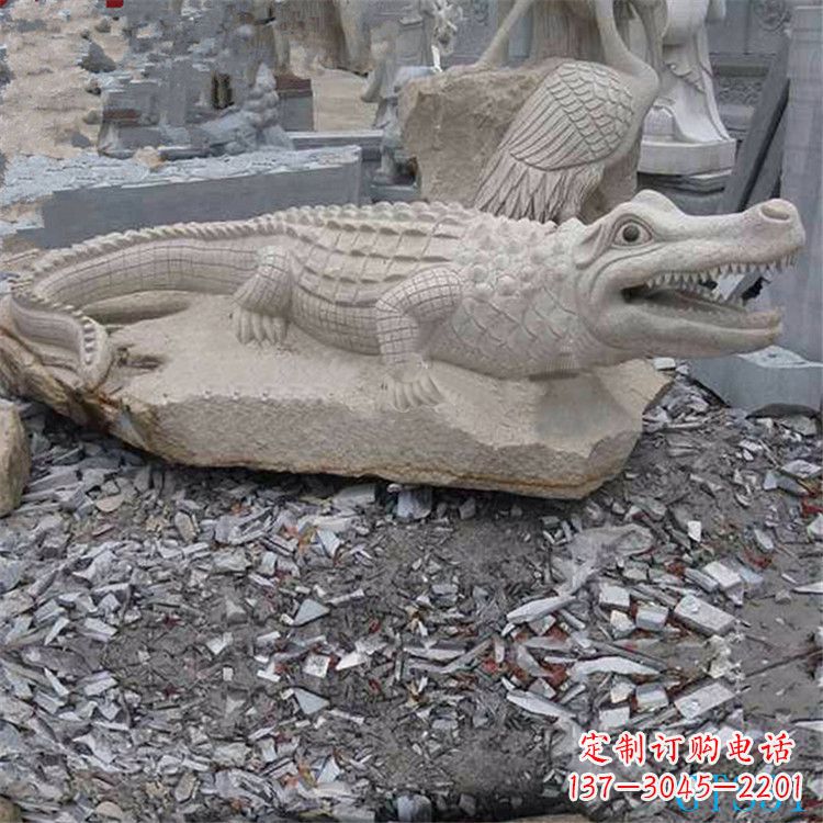 合肥鳄鱼黄沙岩动物石雕精致装饰您的家