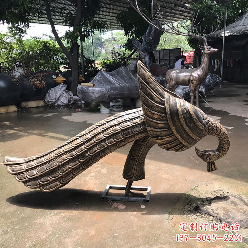 合肥仿铜玻璃钢定制孔雀雕塑