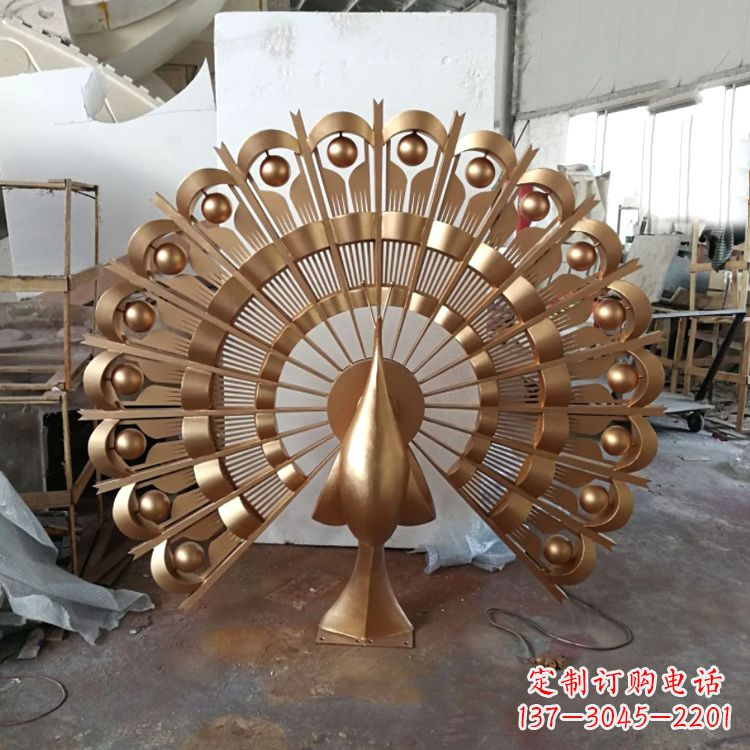 合肥精致而又经典的仿铜色不锈钢孔雀雕塑
