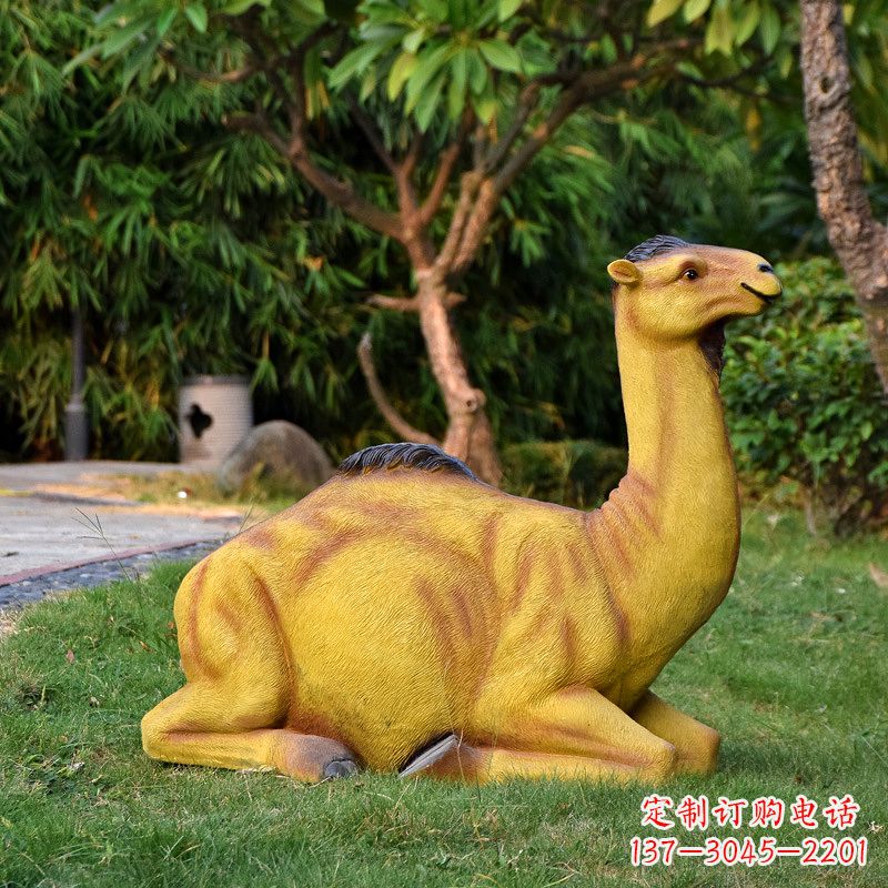 合肥仿真爬卧的骆驼雕塑-公园草坪动物摆件