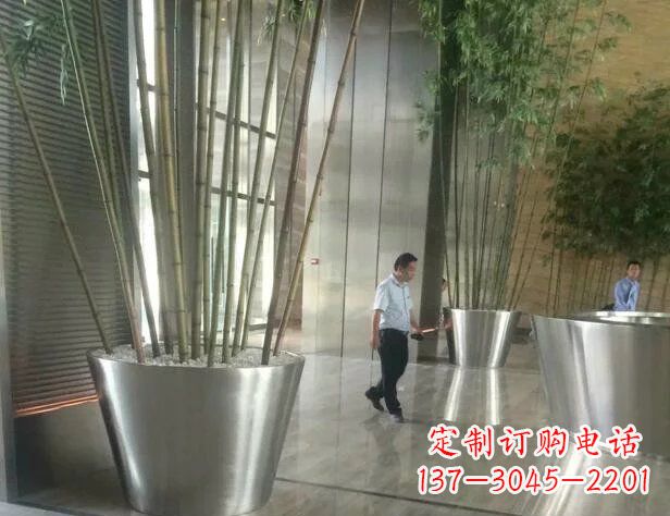 合肥公司不锈钢花盆景观雕塑1
