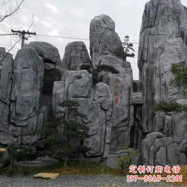 合肥GRC塑石假山雕塑--营造一片芳草如茵的大自然风景