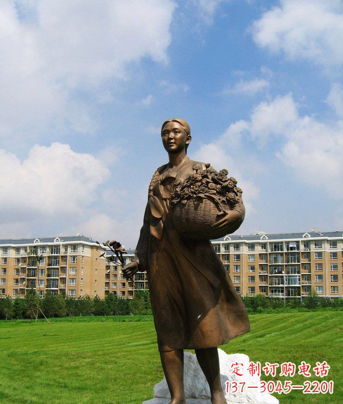 合肥传统精美少数民族雕塑——抱花篮的少数民族女孩
