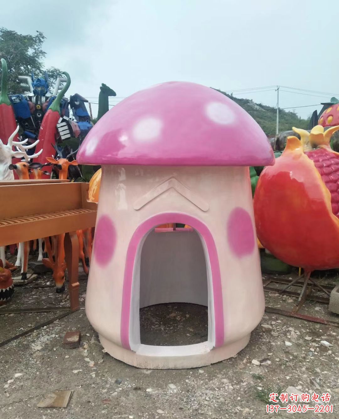 合肥精致彩绘蘑菇屋雕塑