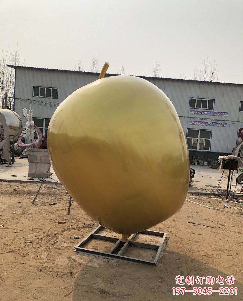 合肥仿铜质苹果玻璃钢雕塑