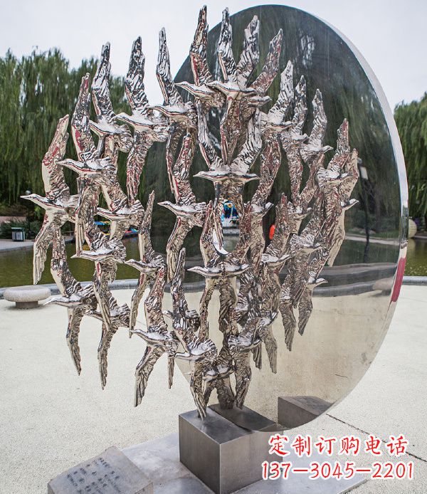 合肥欣赏鸽子轻盈的美丽——不锈钢动物鸽子雕塑