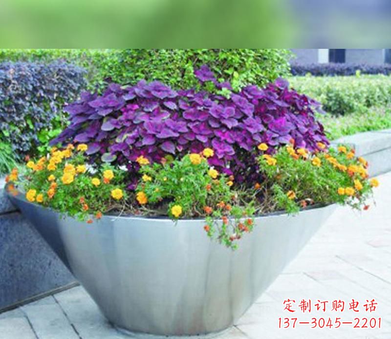 合肥中领雕塑精致无比的花盆雕塑