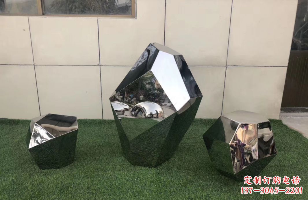 合肥高质感不锈钢鹅卵石雕塑