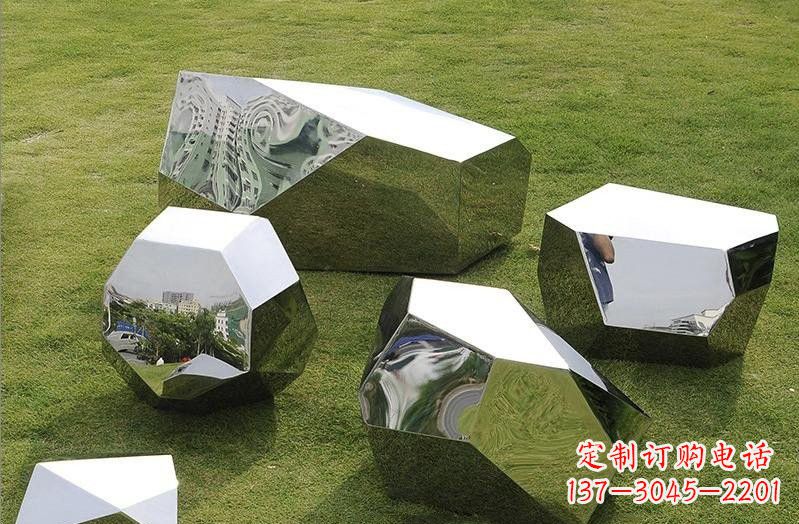 合肥精美不锈钢鹅卵石几何雕塑