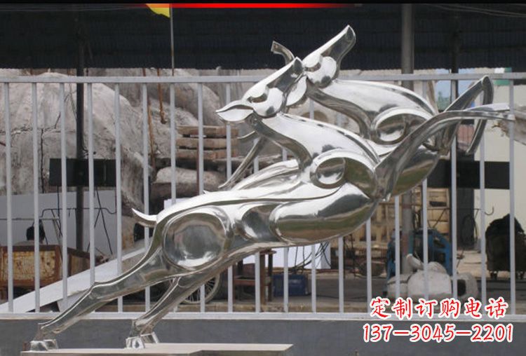 合肥梅花鹿不锈钢高光大型雕塑