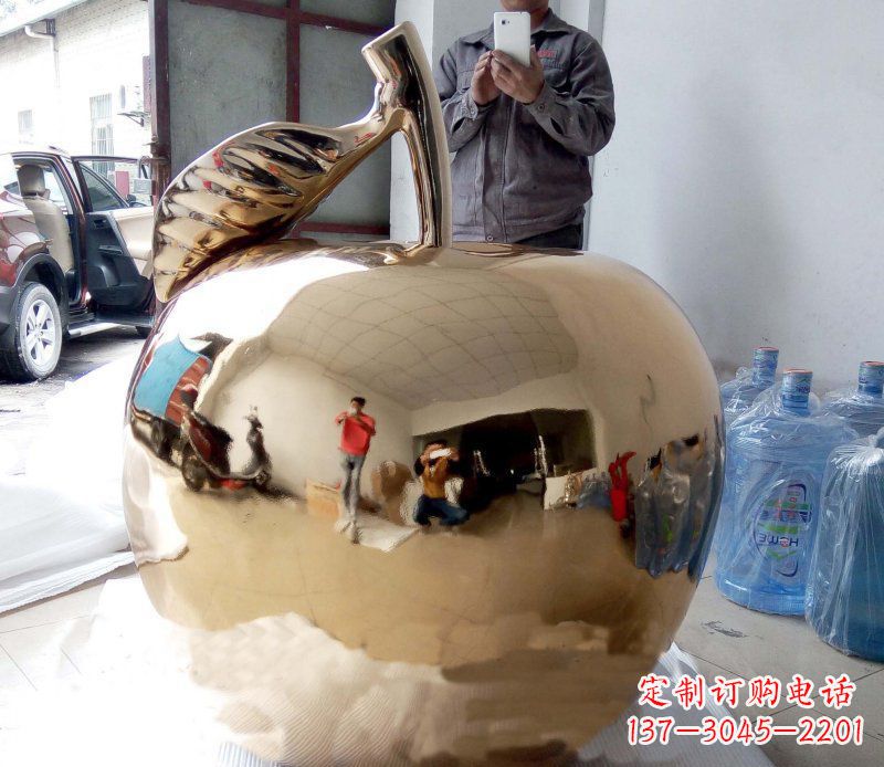 合肥精美的不锈钢镜面苹果雕塑