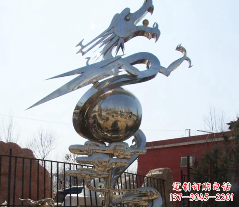 合肥传统与现代完美结合的青铜龙雕塑