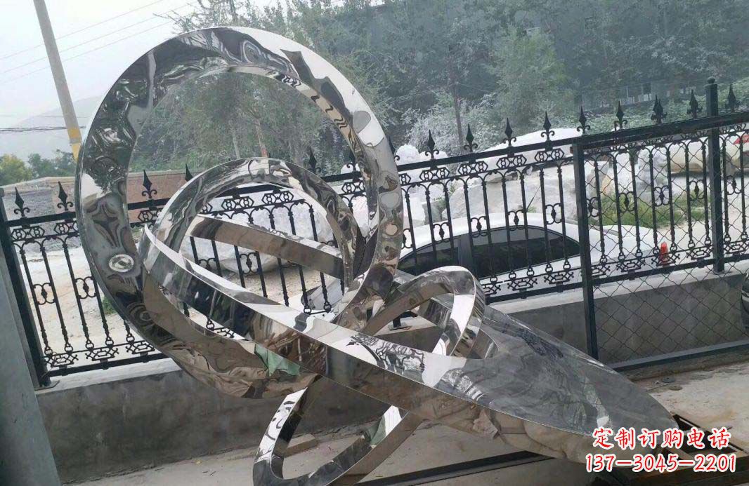 合肥宁静湖畔,圆环景观雕塑助公园璀璨