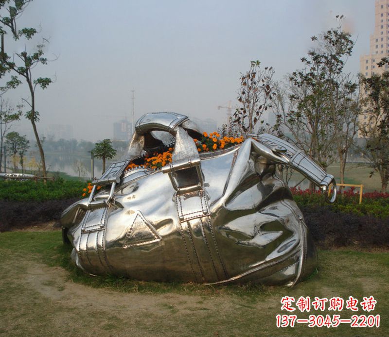 合肥不锈钢手提包雕塑--传承经典,拥有独特之美