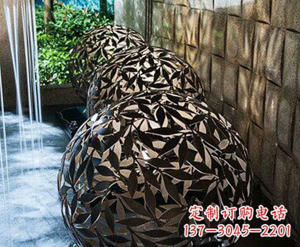 合肥不锈钢树叶镂空球景观雕塑