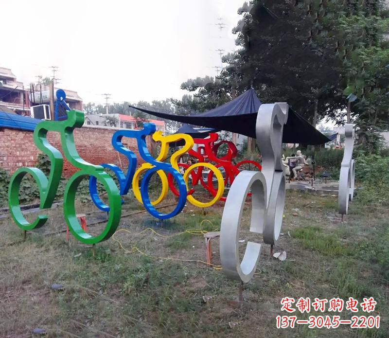 合肥公园抽象不锈钢骑自行车雕塑