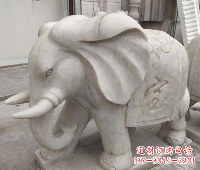合肥中领雕塑象征招财的精致大象石雕