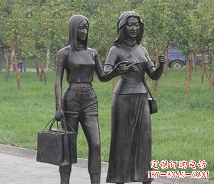 合肥公园逛街女性人物铜雕塑