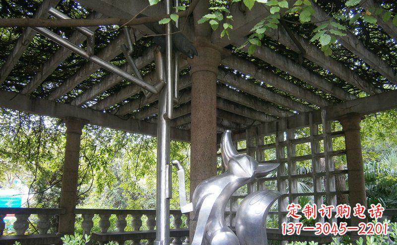 合肥公园狐狸与乌鸦小品动物铜雕