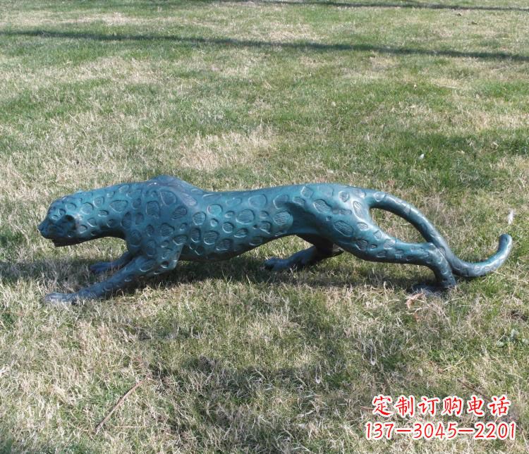 合肥公园金钱豹铜雕