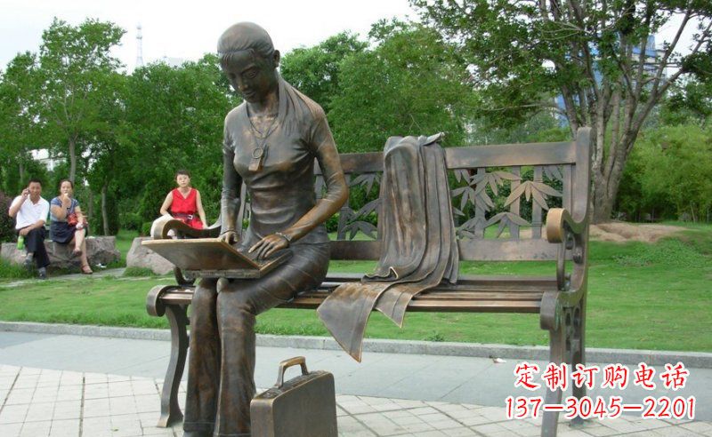 合肥把童真雕刻在铜雕中——女孩雕塑
